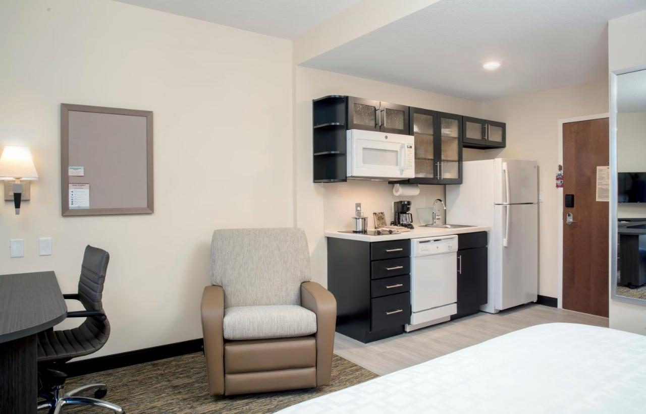 Candlewood Suites - Miami Exec Airport - Kendall By Ihg Country Walk Dış mekan fotoğraf