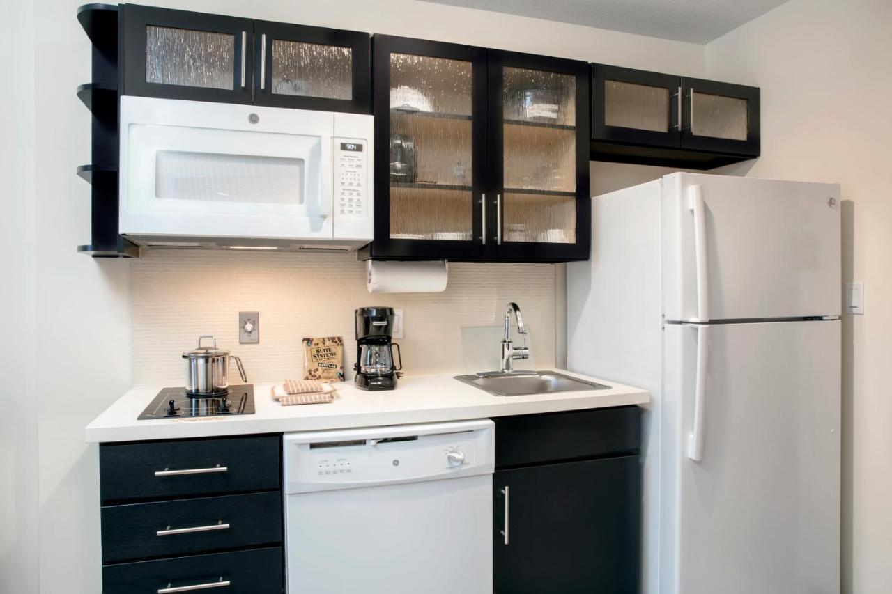 Candlewood Suites - Miami Exec Airport - Kendall By Ihg Country Walk Dış mekan fotoğraf