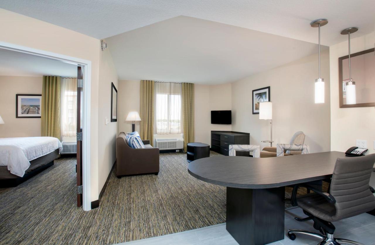 Candlewood Suites - Miami Exec Airport - Kendall By Ihg Country Walk Dış mekan fotoğraf